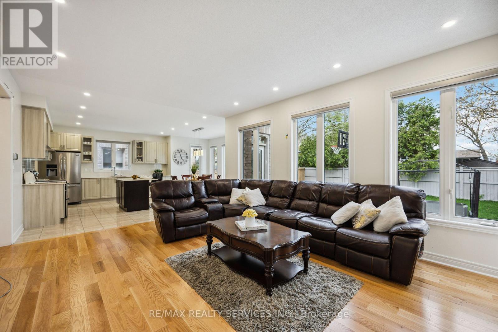 104 SHARPE CRESCENT - 9