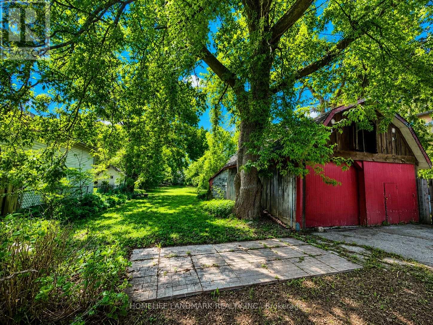 111 PENETANG STREET - 21