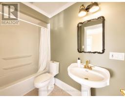 111 Penetang Street, Barrie, ON L4M1V7 Photo 11