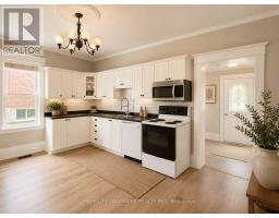 111 Penetang Street, Barrie, ON L4M1V7 Photo 9