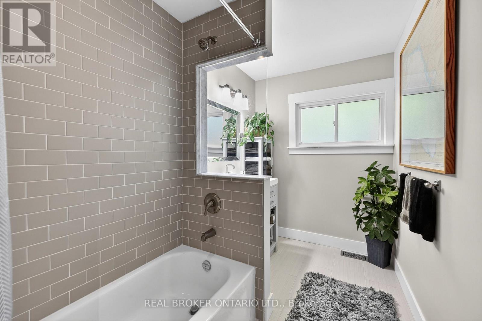 608 MOBERLEY AVENUE - 21