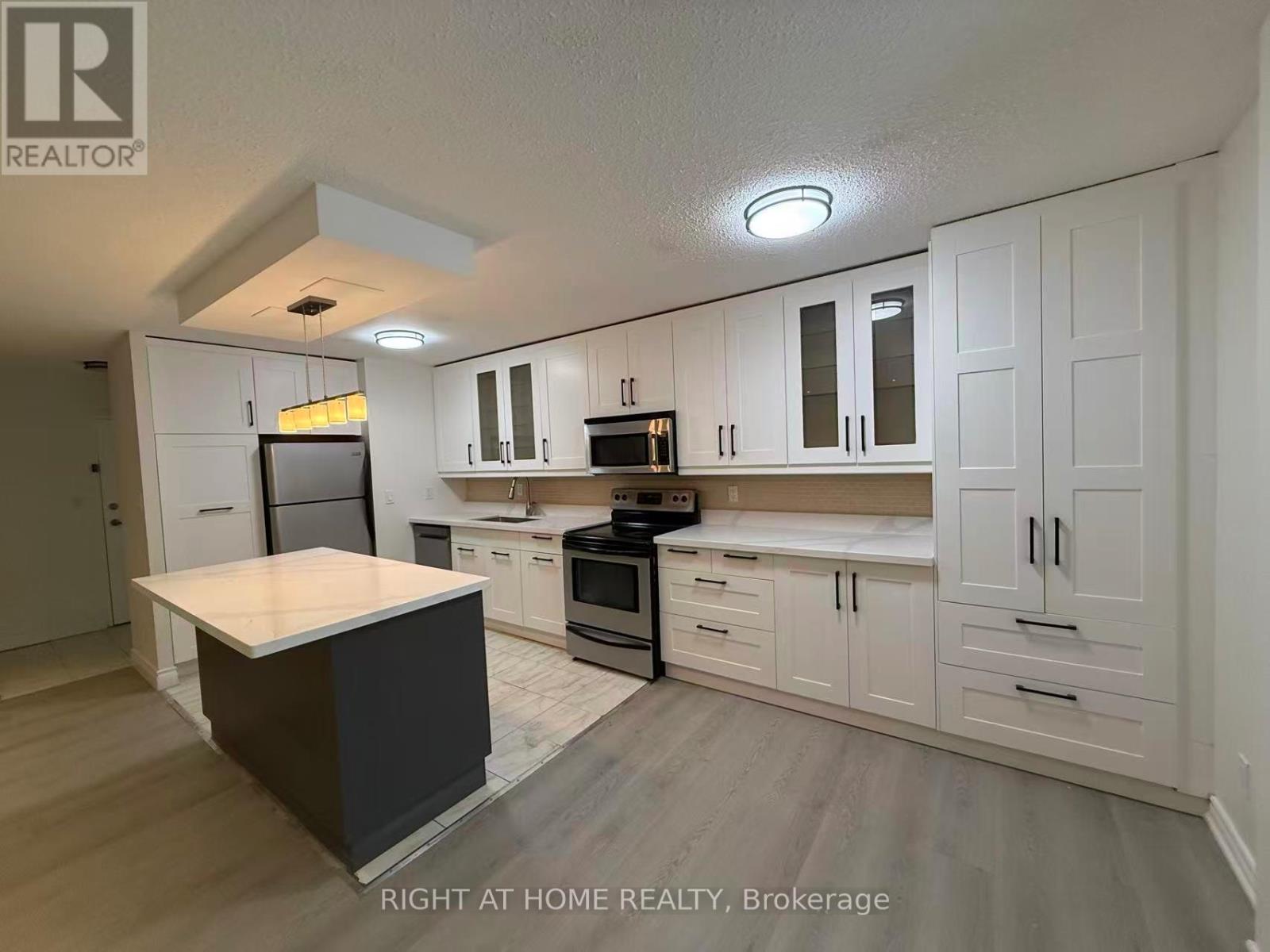#109 3025 THE CREDIT WOODLANDS DRIVE - 3