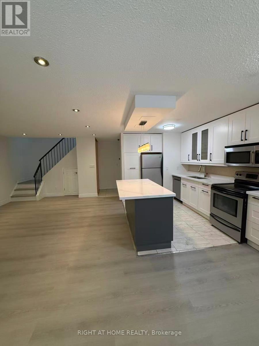 #109 3025 THE CREDIT WOODLANDS DRIVE - 4