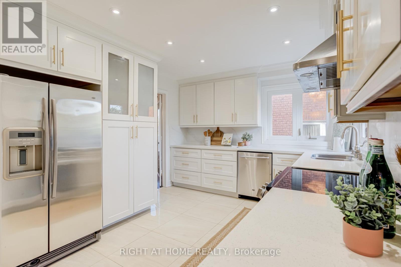 2598 MASON HEIGHTS - 11