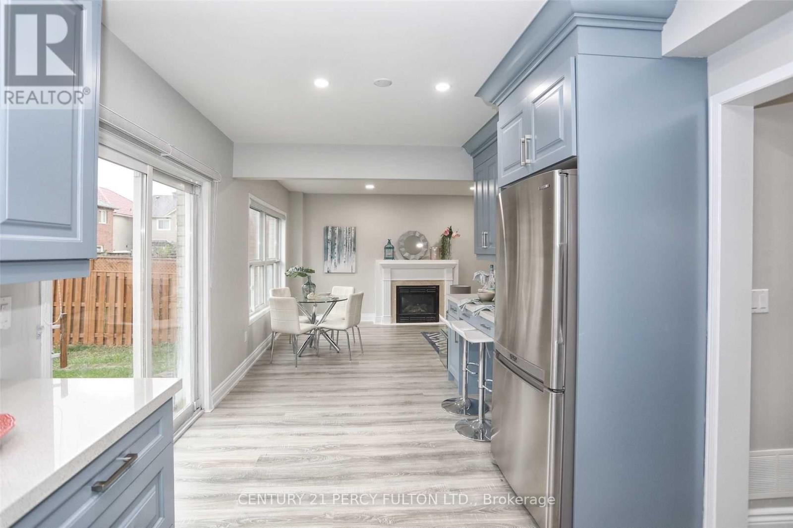 9 VALLEYPARK CRESCENT - 10