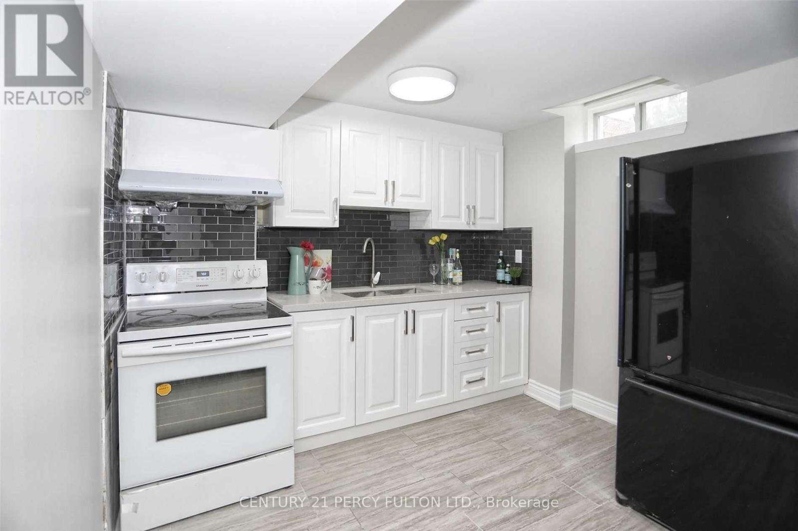 9 VALLEYPARK CRESCENT - 25