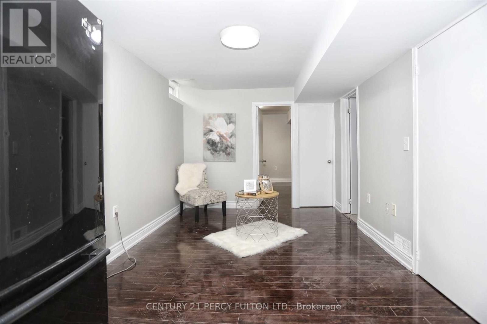 9 VALLEYPARK CRESCENT - 26