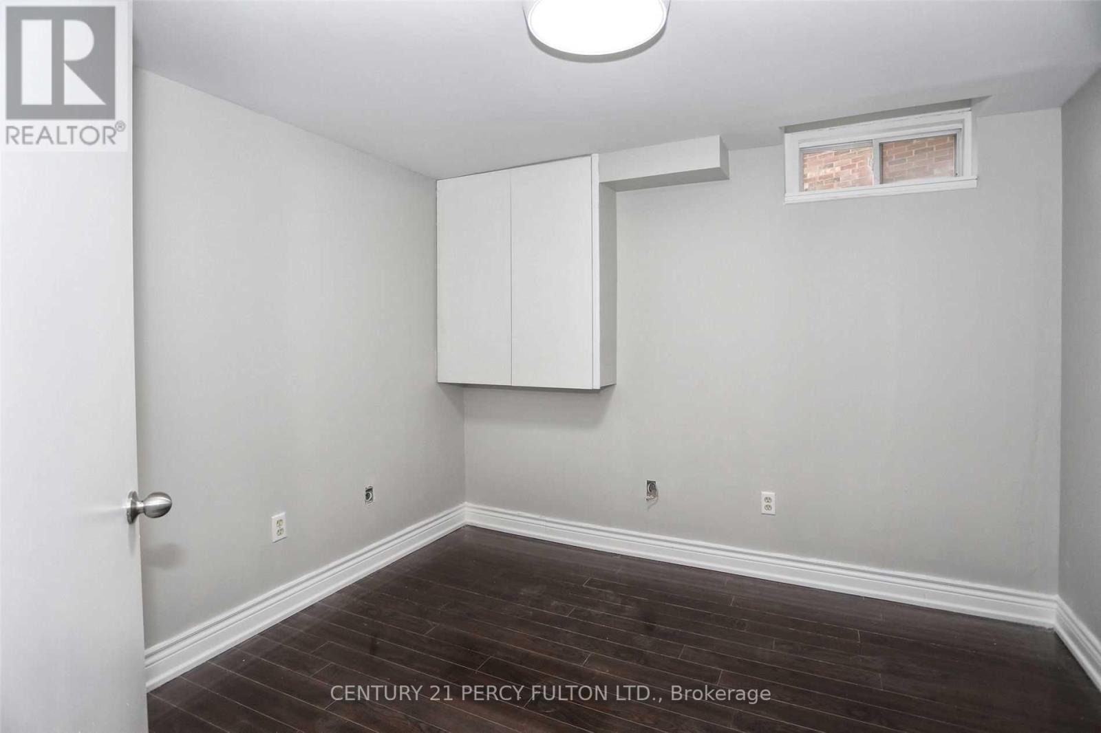 9 VALLEYPARK CRESCENT - 28