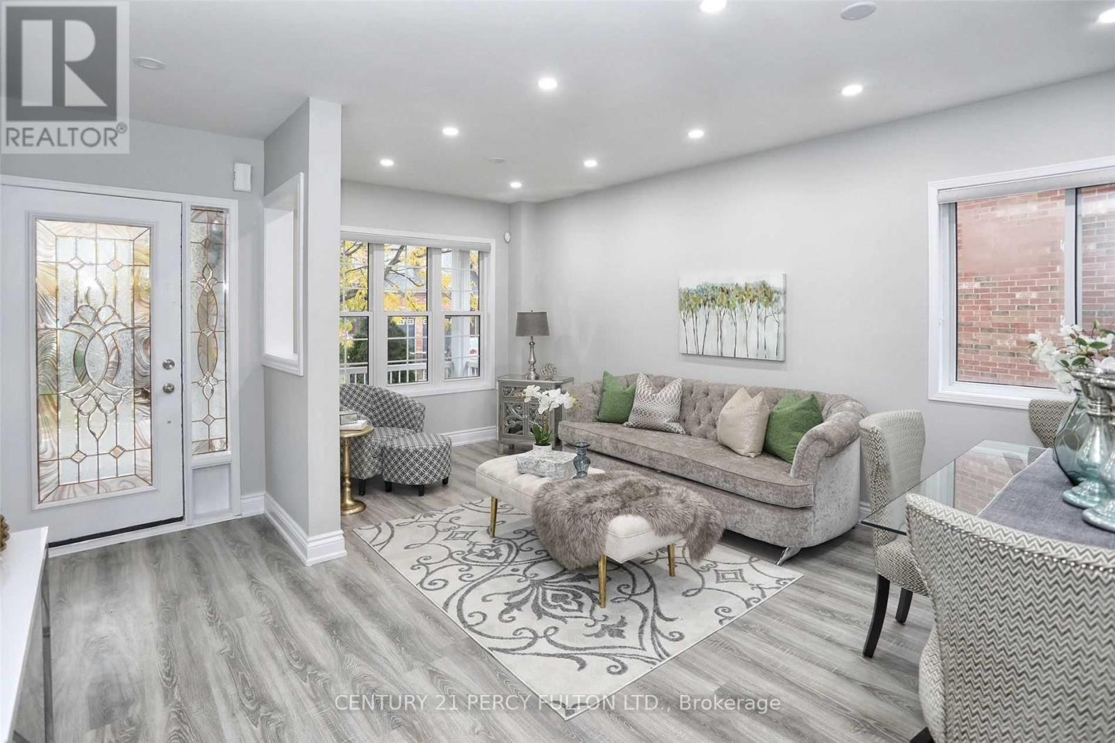 9 VALLEYPARK CRESCENT - 3