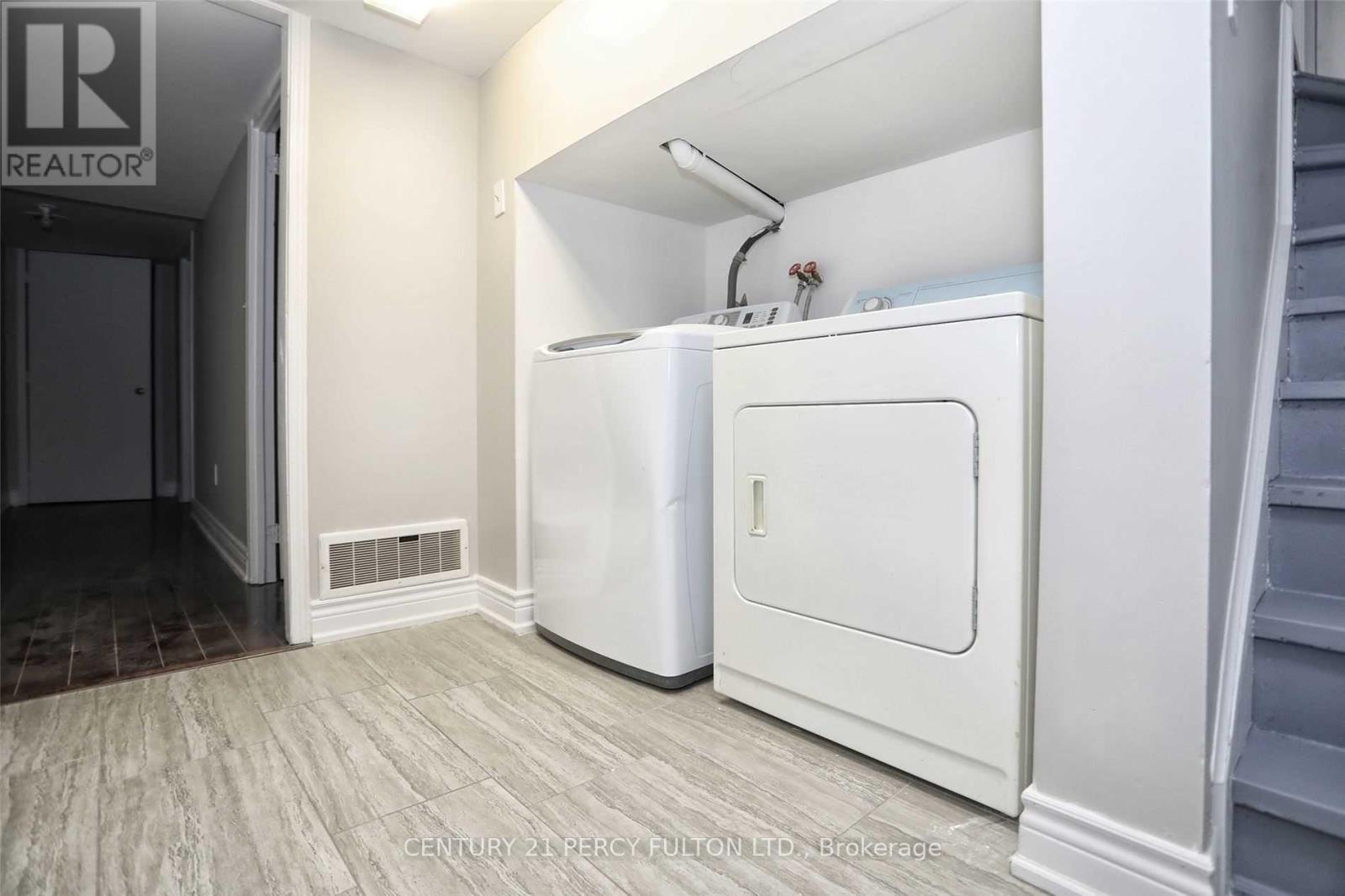 9 VALLEYPARK CRESCENT - 31