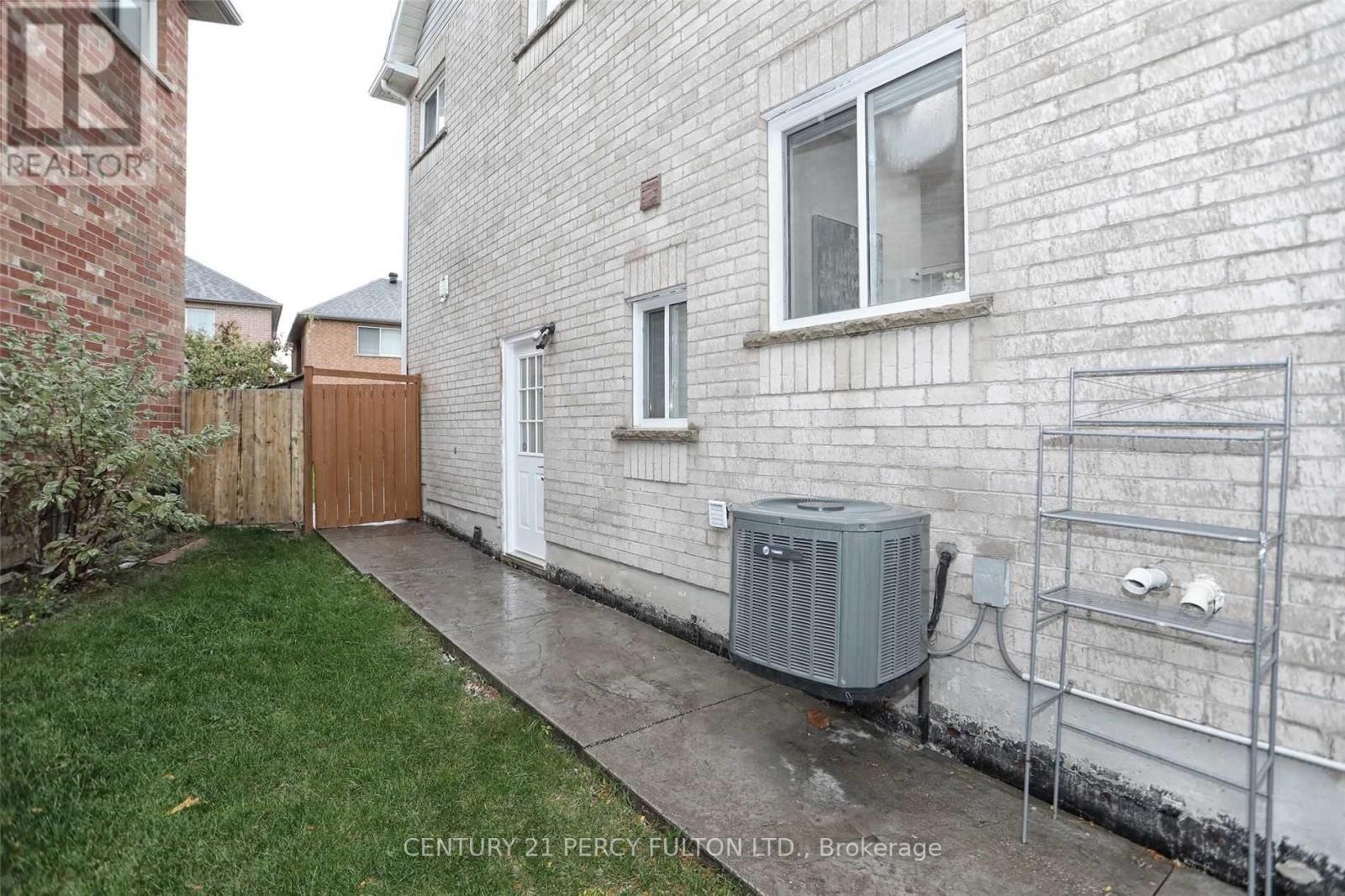 9 VALLEYPARK CRESCENT - 32