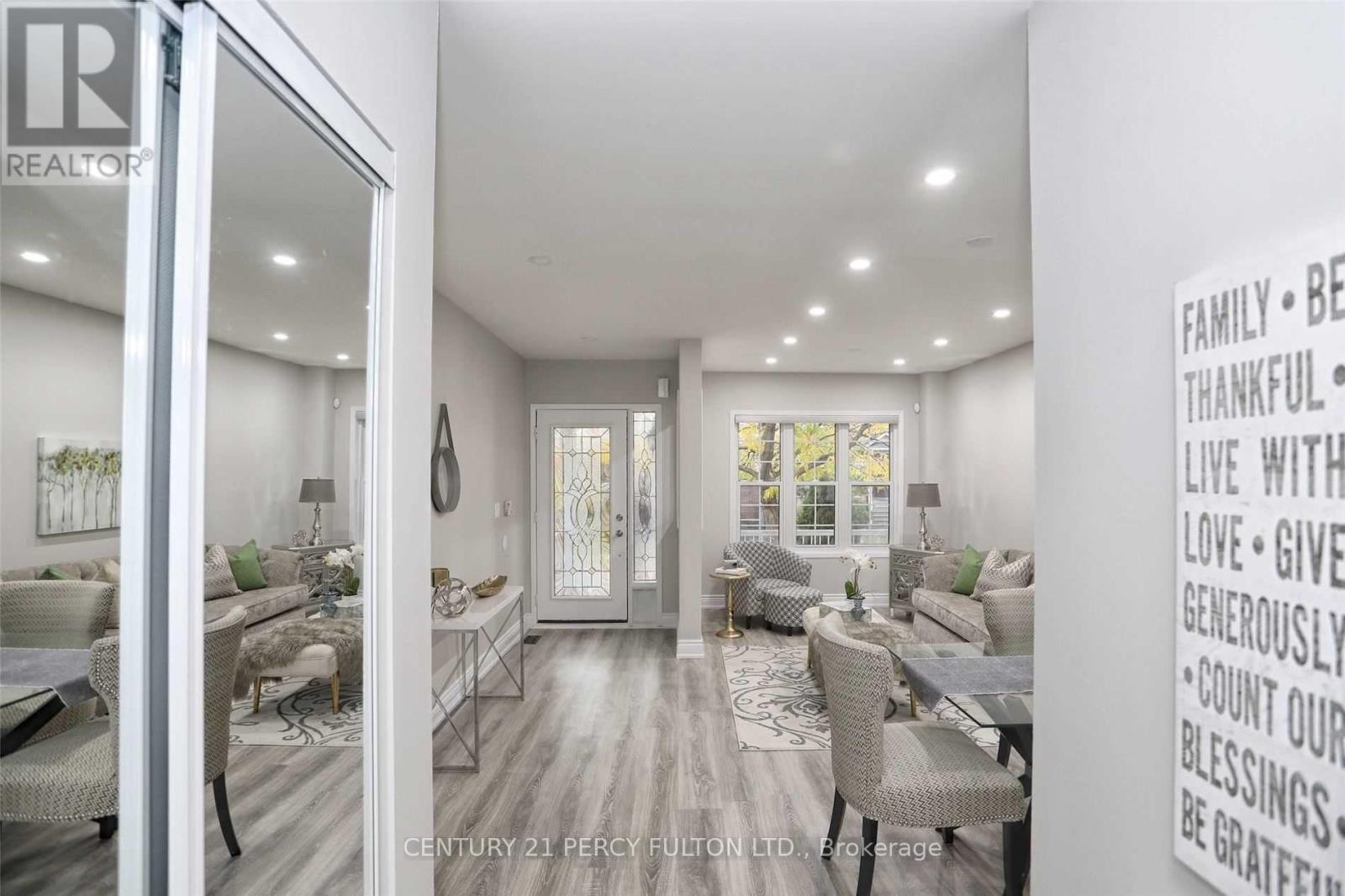 9 VALLEYPARK CRESCENT - 7