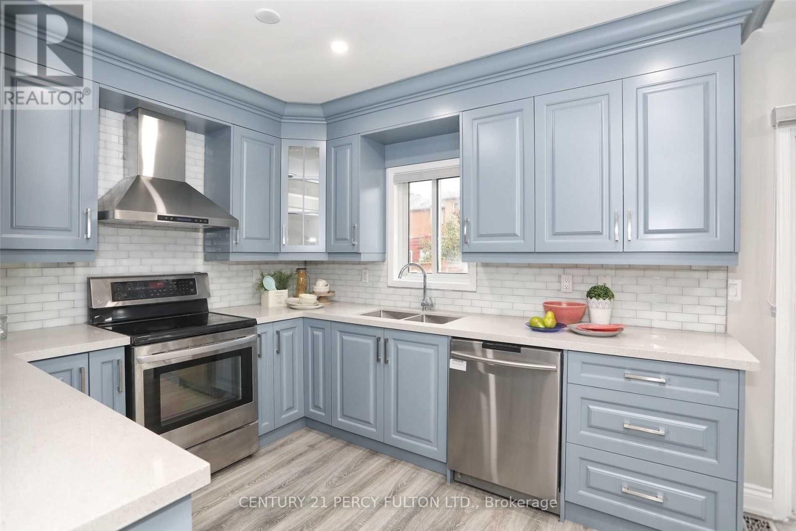 9 VALLEYPARK CRESCENT - 8