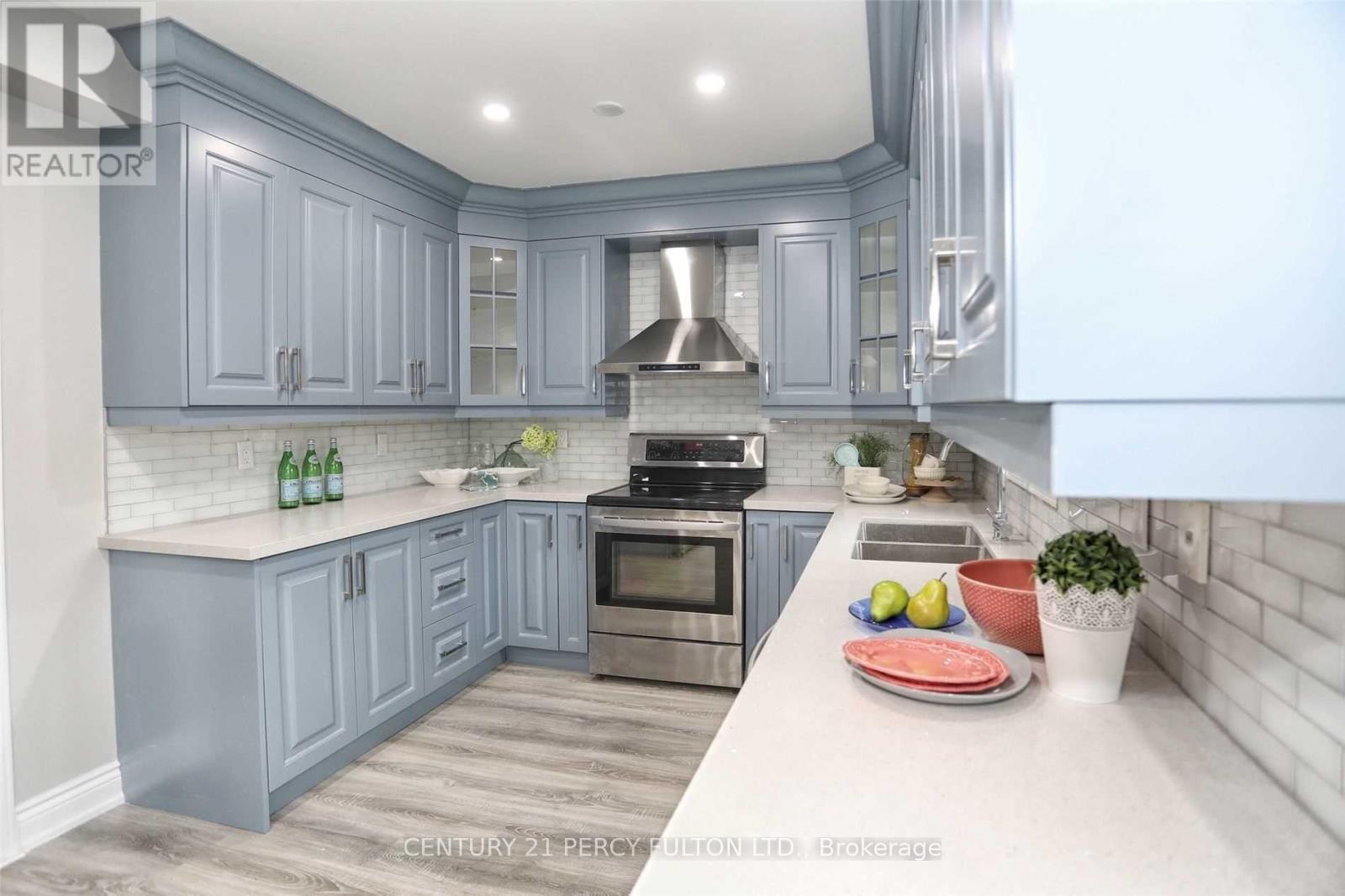 9 VALLEYPARK CRESCENT - 9