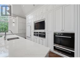 Family room - 45 Adena Meadows Way, Aurora, ON L4G7Y6 Photo 11