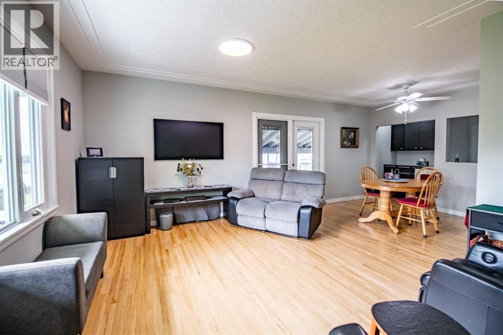 5024 43 Street, Innisfail