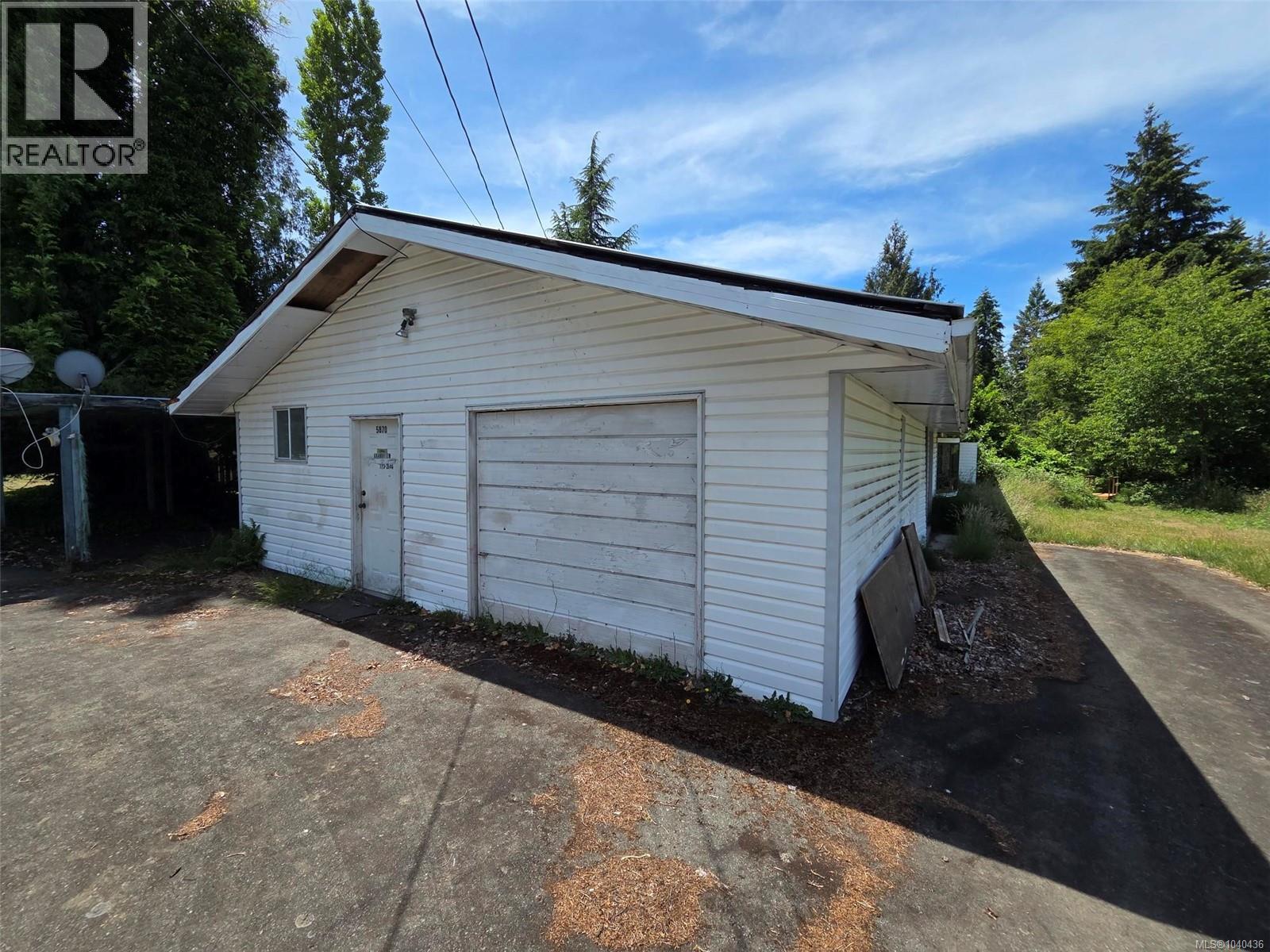 5870 Grandview Rd - 1
