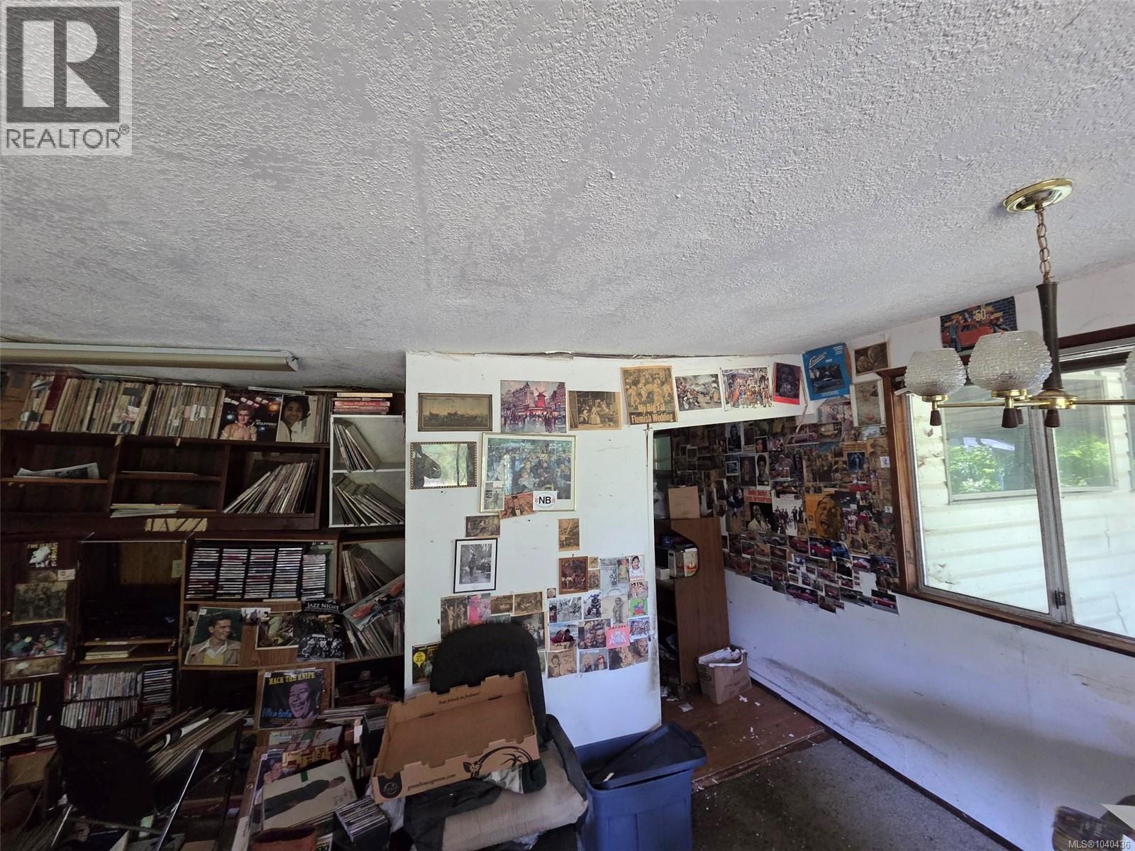 5870 Grandview Rd - 9