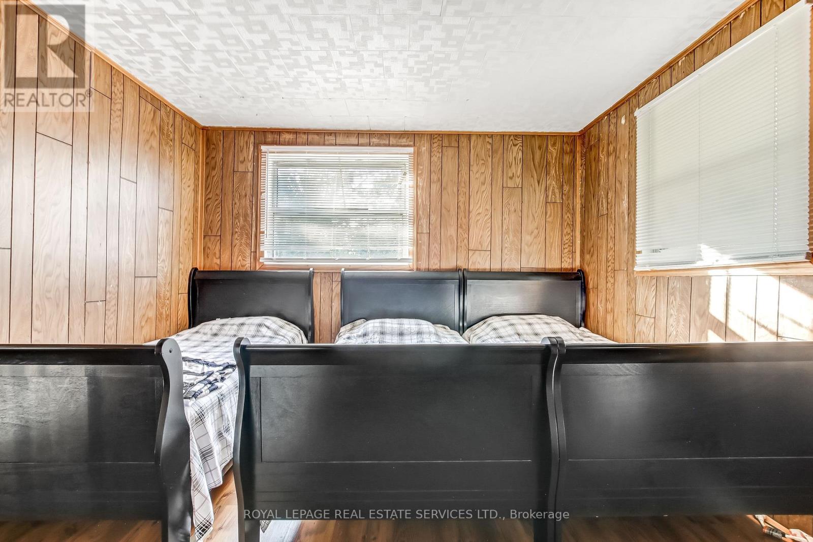 20 BAYVIEW AVENUE - 11