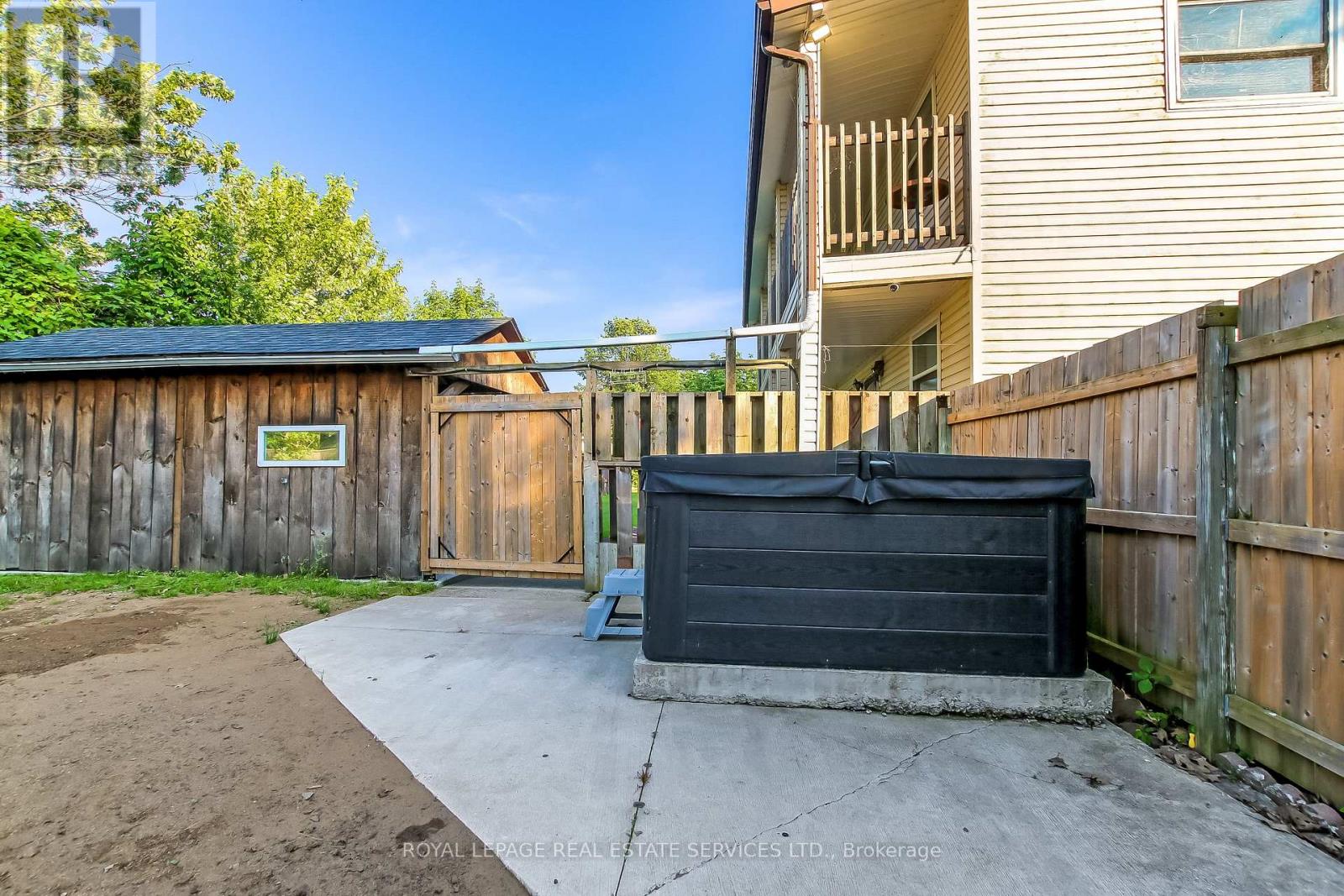 20 BAYVIEW AVENUE - 19
