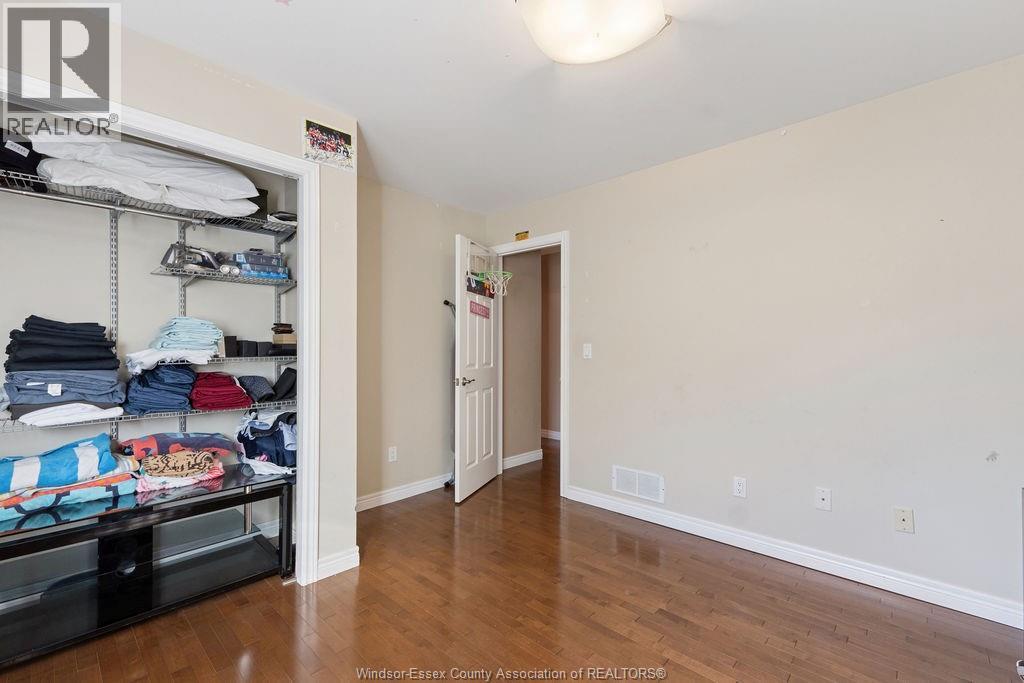 1162 BANWELL ROAD - 14