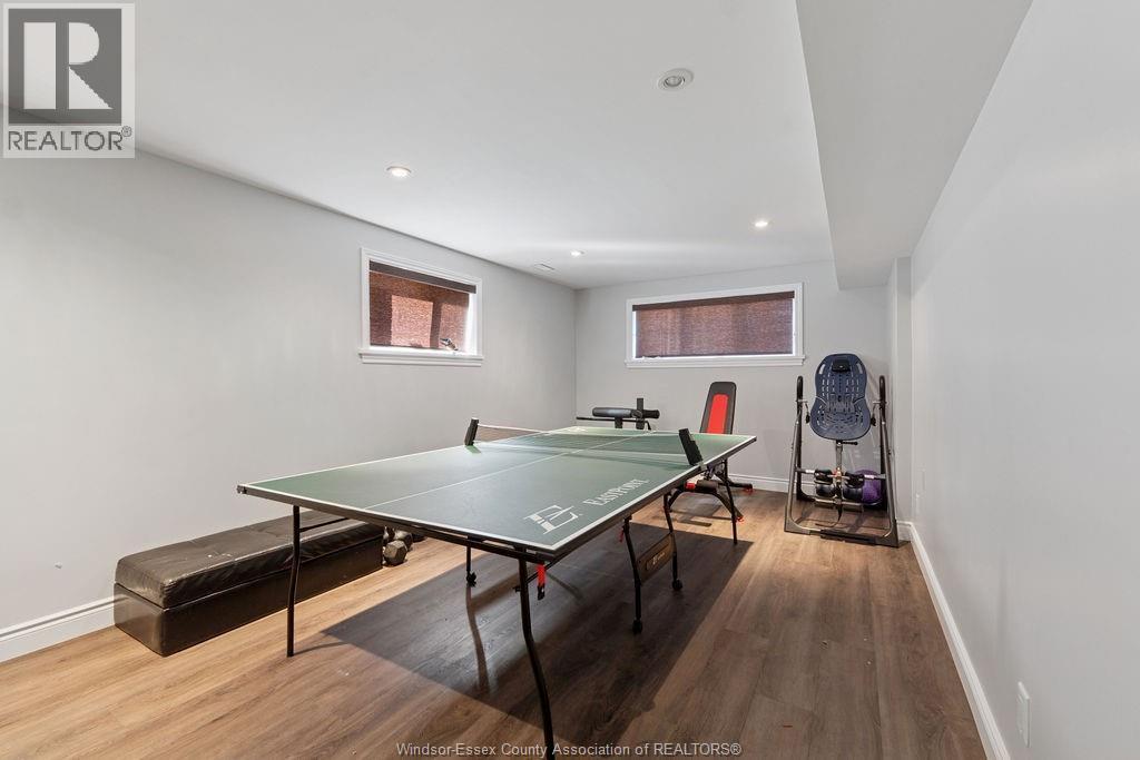 1162 BANWELL ROAD - 19