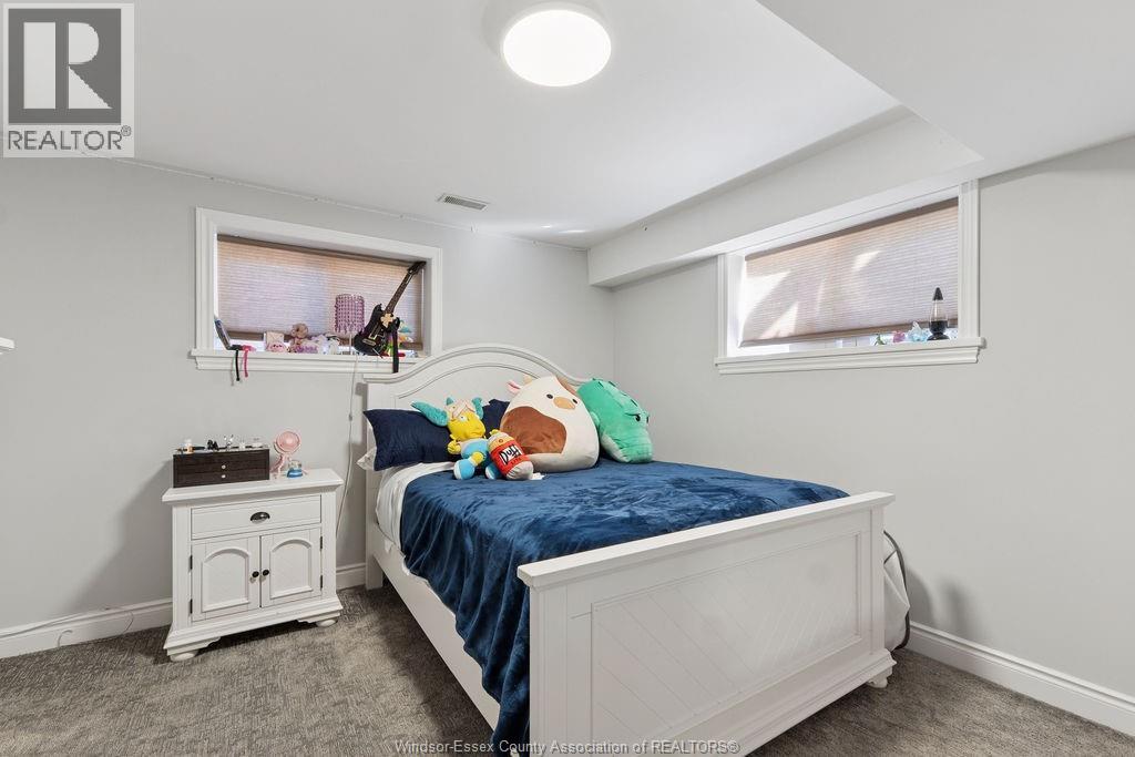 1162 BANWELL ROAD - 23