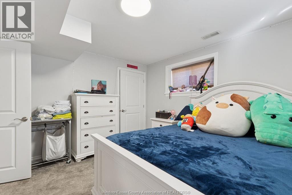 1162 BANWELL ROAD - 24