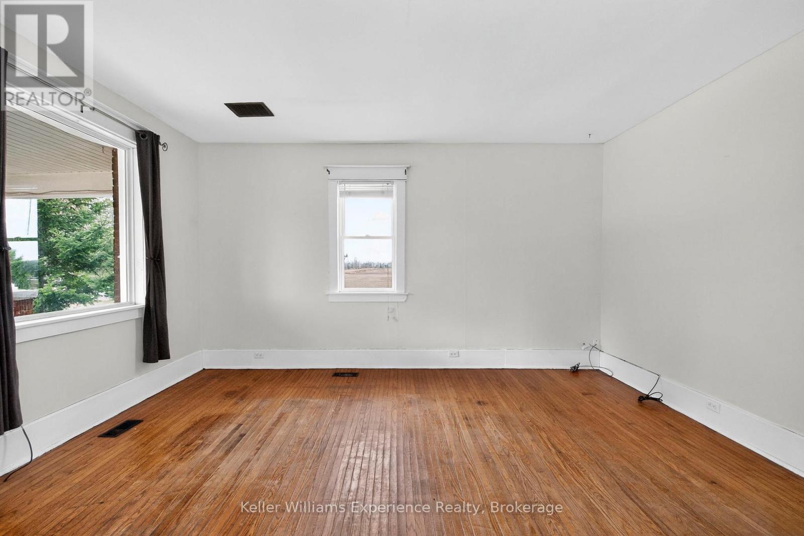 2936 FLOS 6 ROAD W - 18