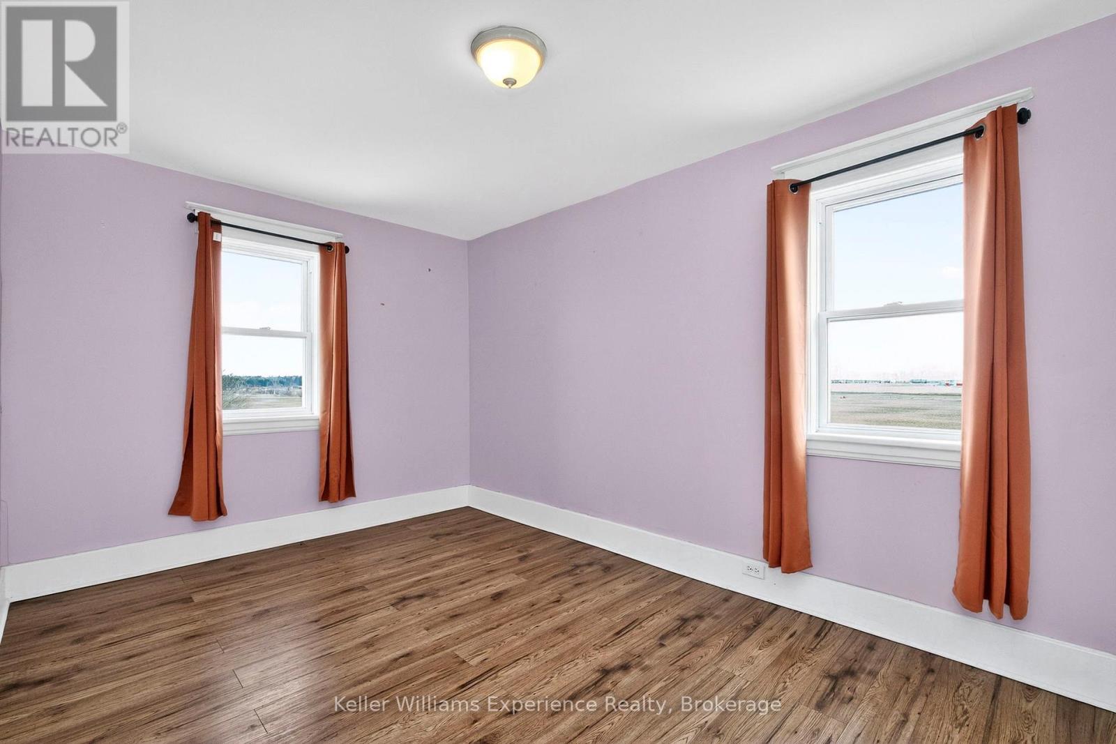 2936 FLOS 6 ROAD W - 23