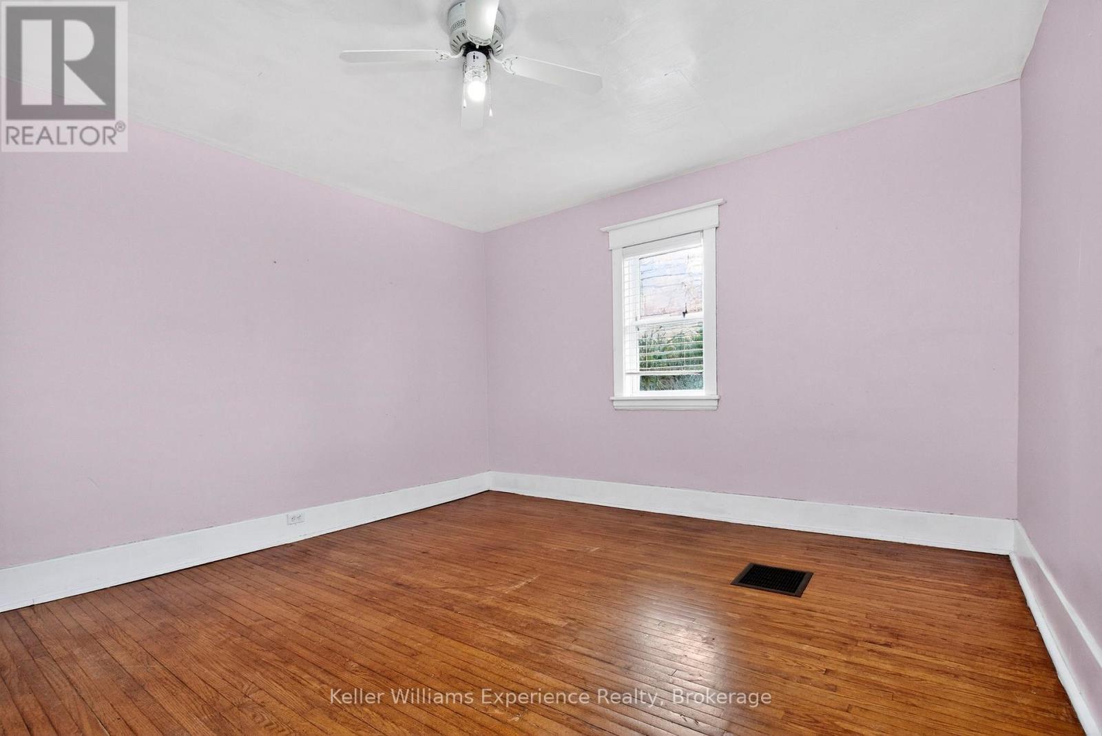 2936 FLOS 6 ROAD W - 29