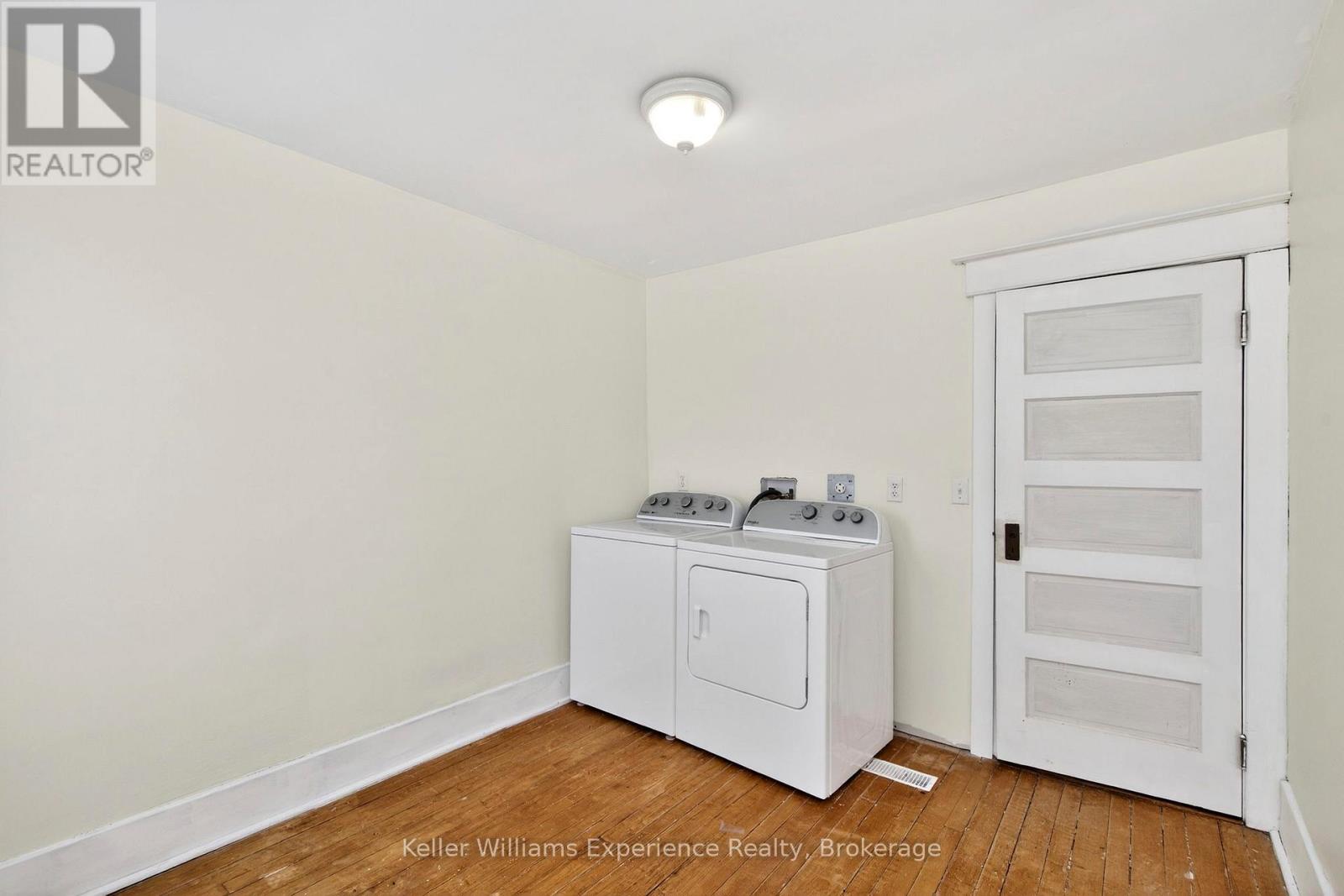 2936 FLOS 6 ROAD W - 30