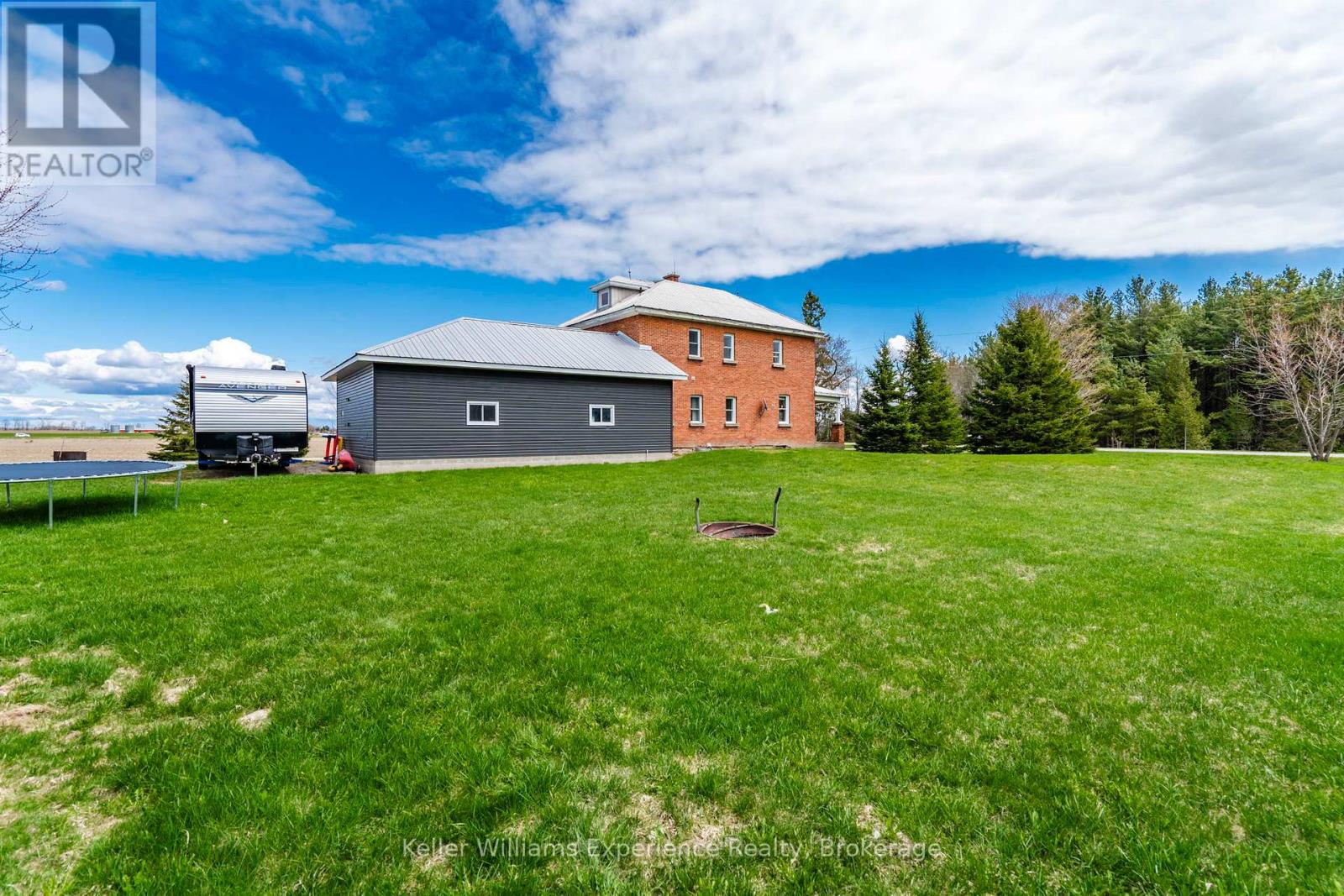 2936 FLOS 6 ROAD W - 36