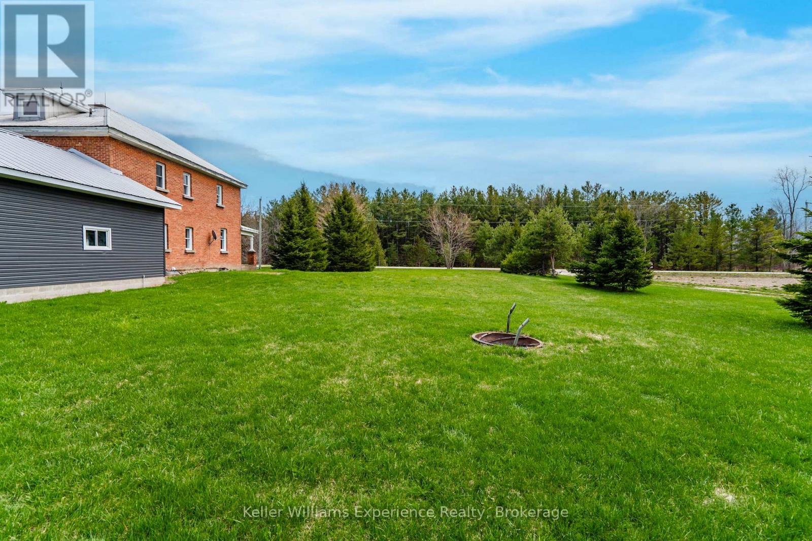 2936 FLOS 6 ROAD W - 37