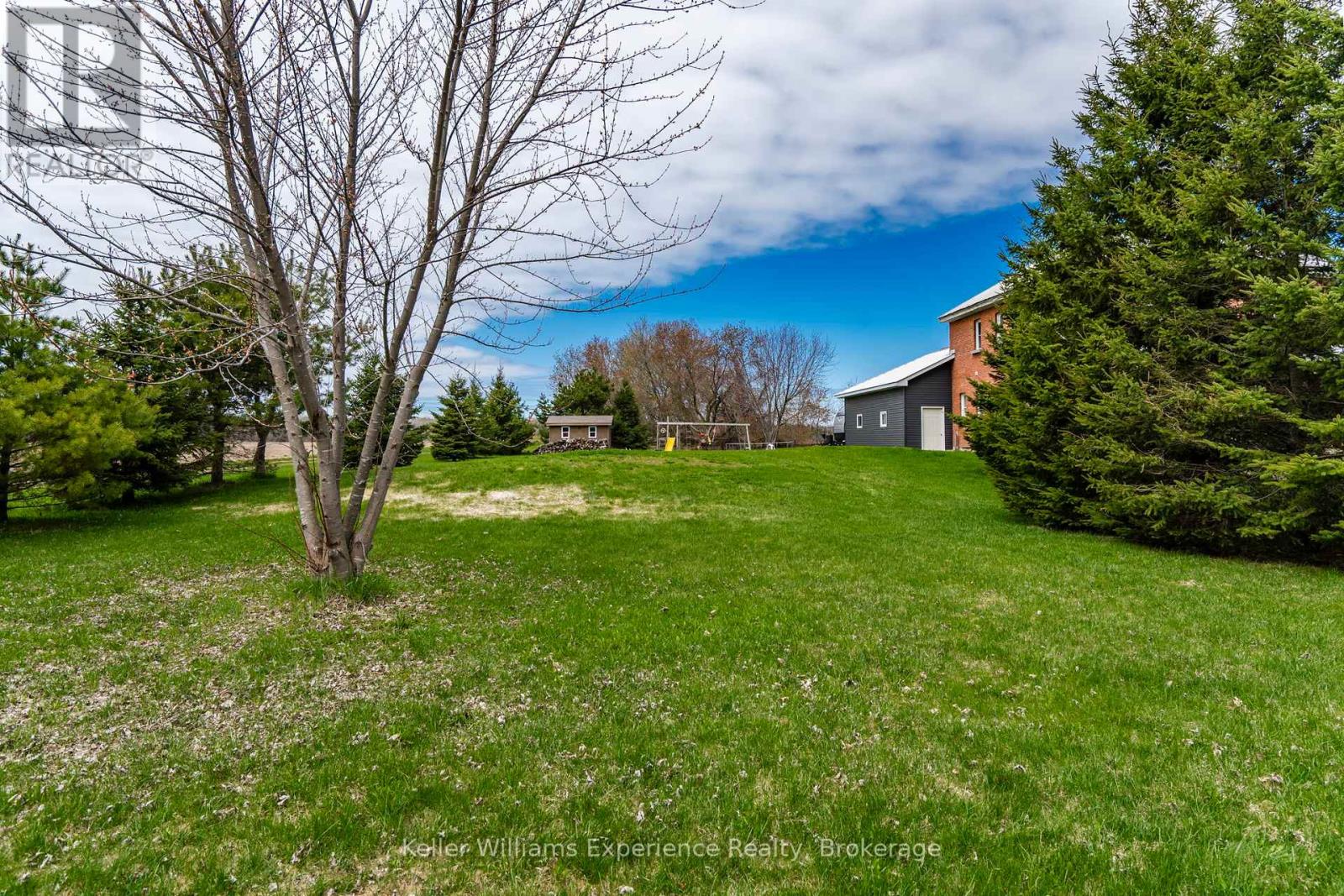 2936 FLOS 6 ROAD W - 38