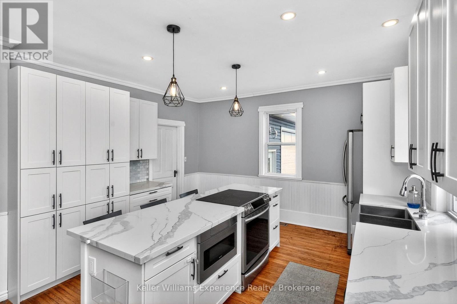 2936 FLOS 6 ROAD W - 7