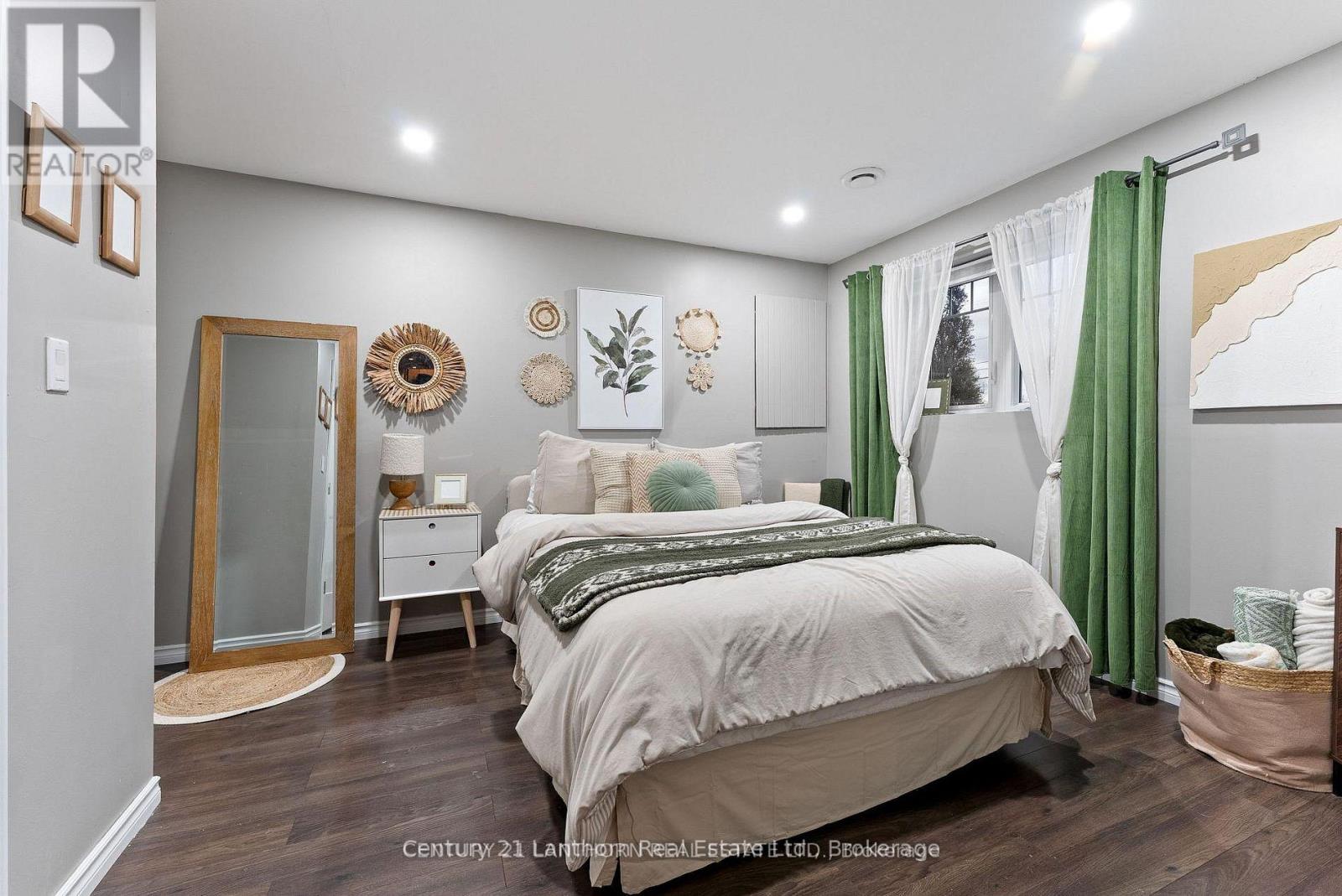20846 LOYALIST PARKWAY - 20