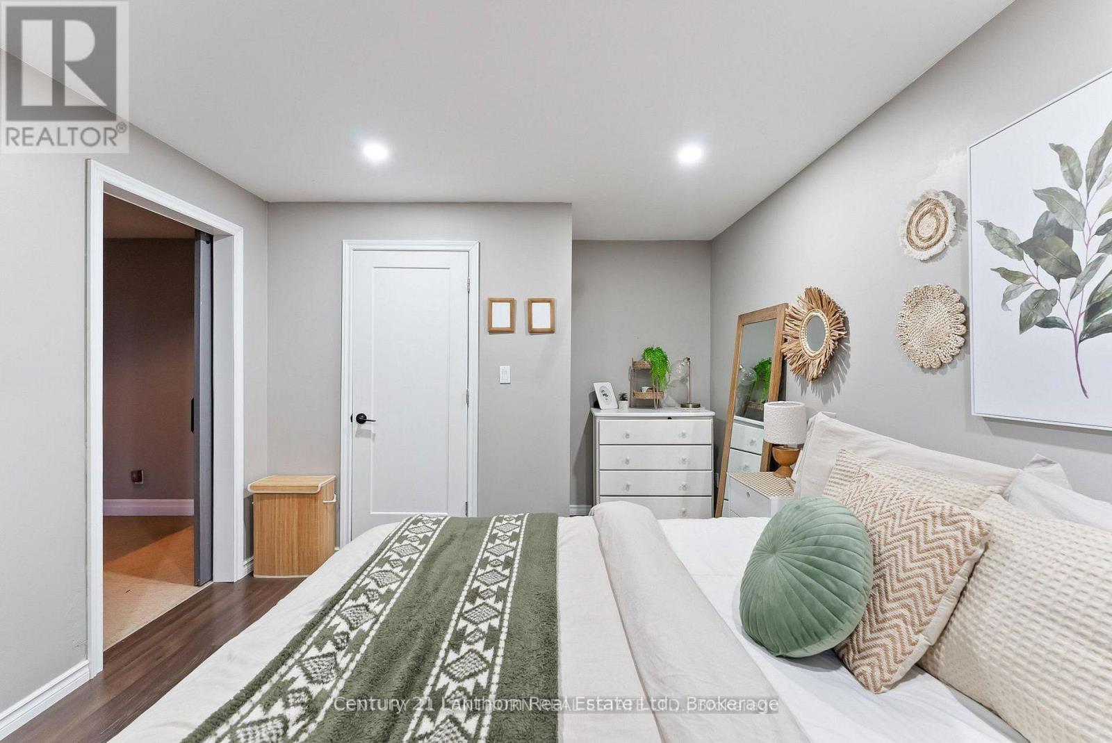 20846 LOYALIST PARKWAY - 21