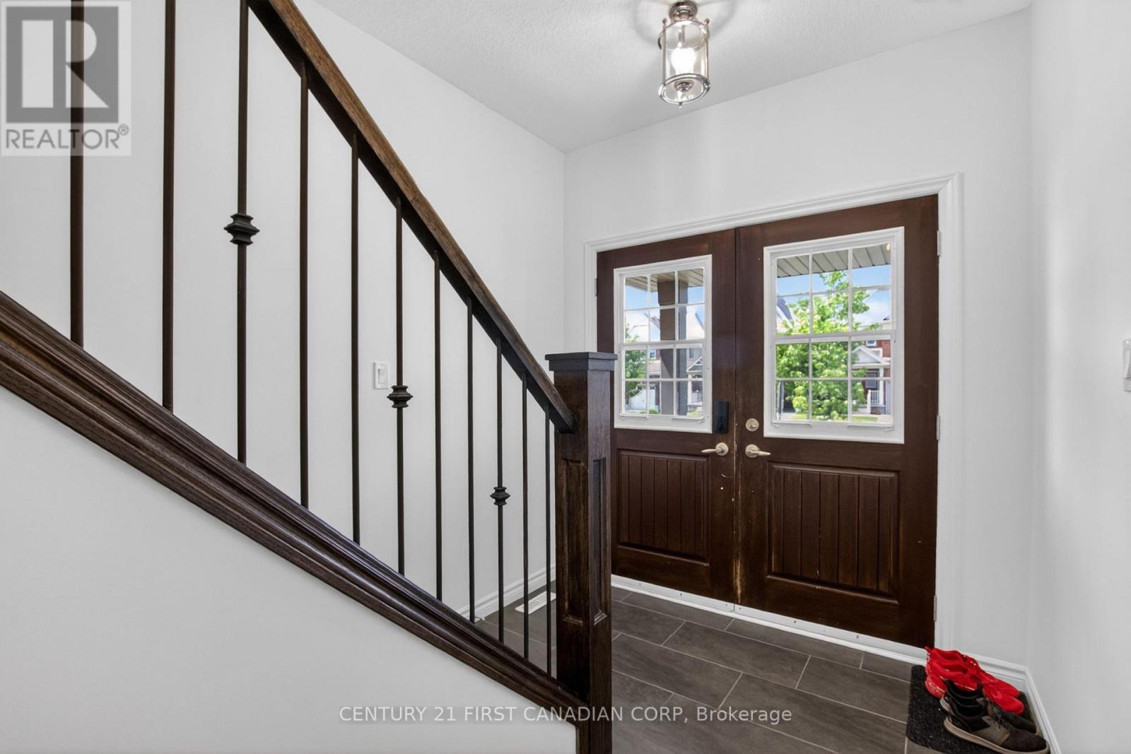 697 KILLARNEY ROAD - 4