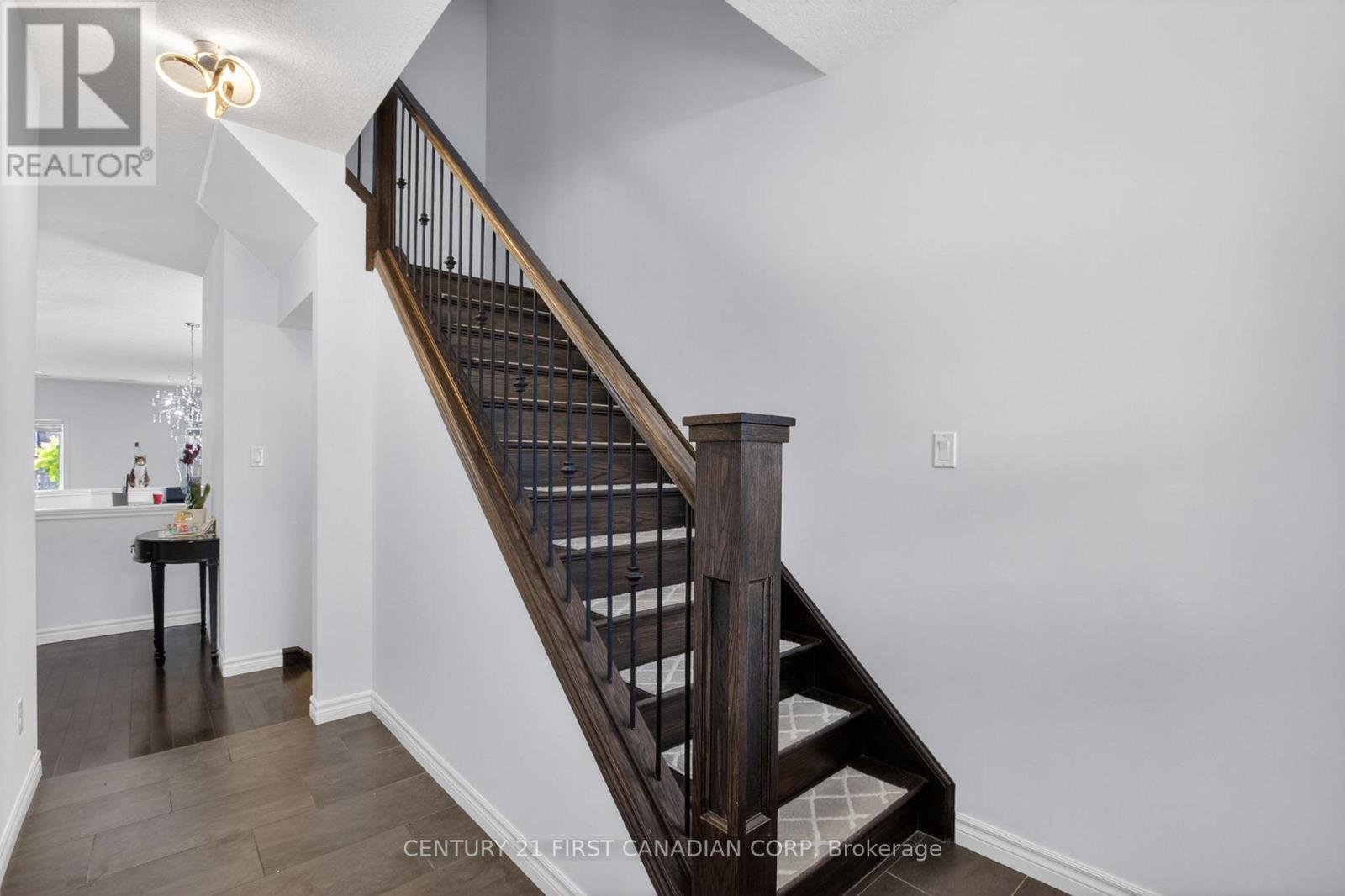 697 KILLARNEY ROAD - 5