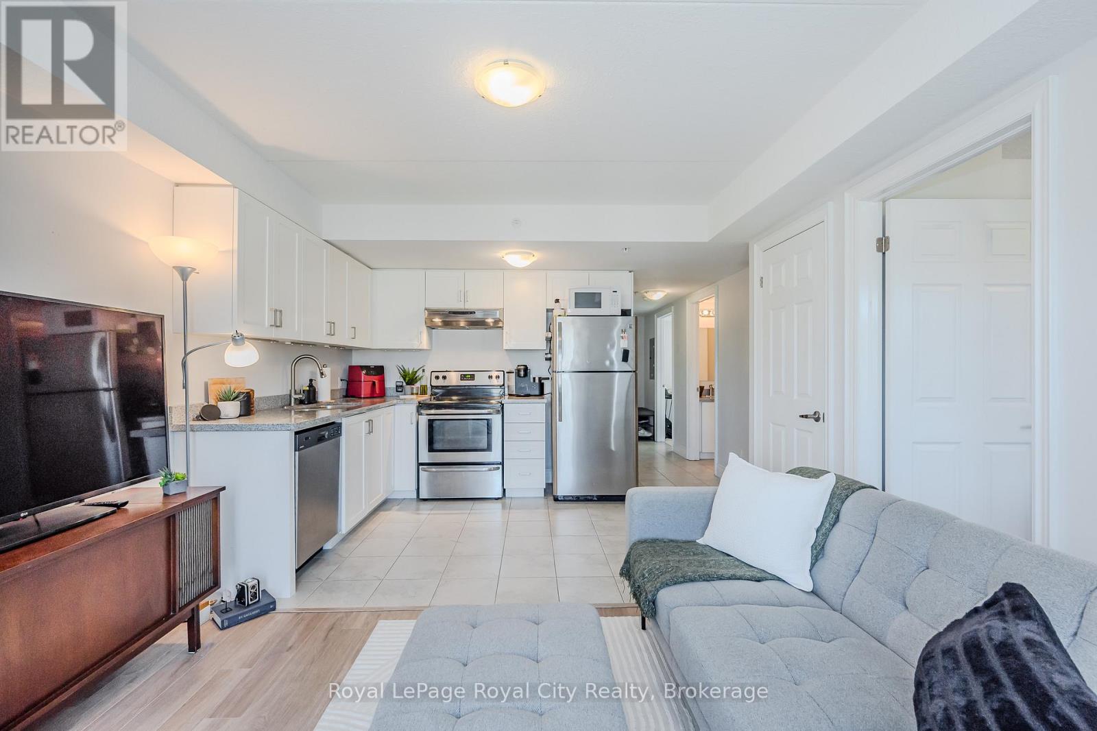 #304 64 FREDERICK DRIVE - 10