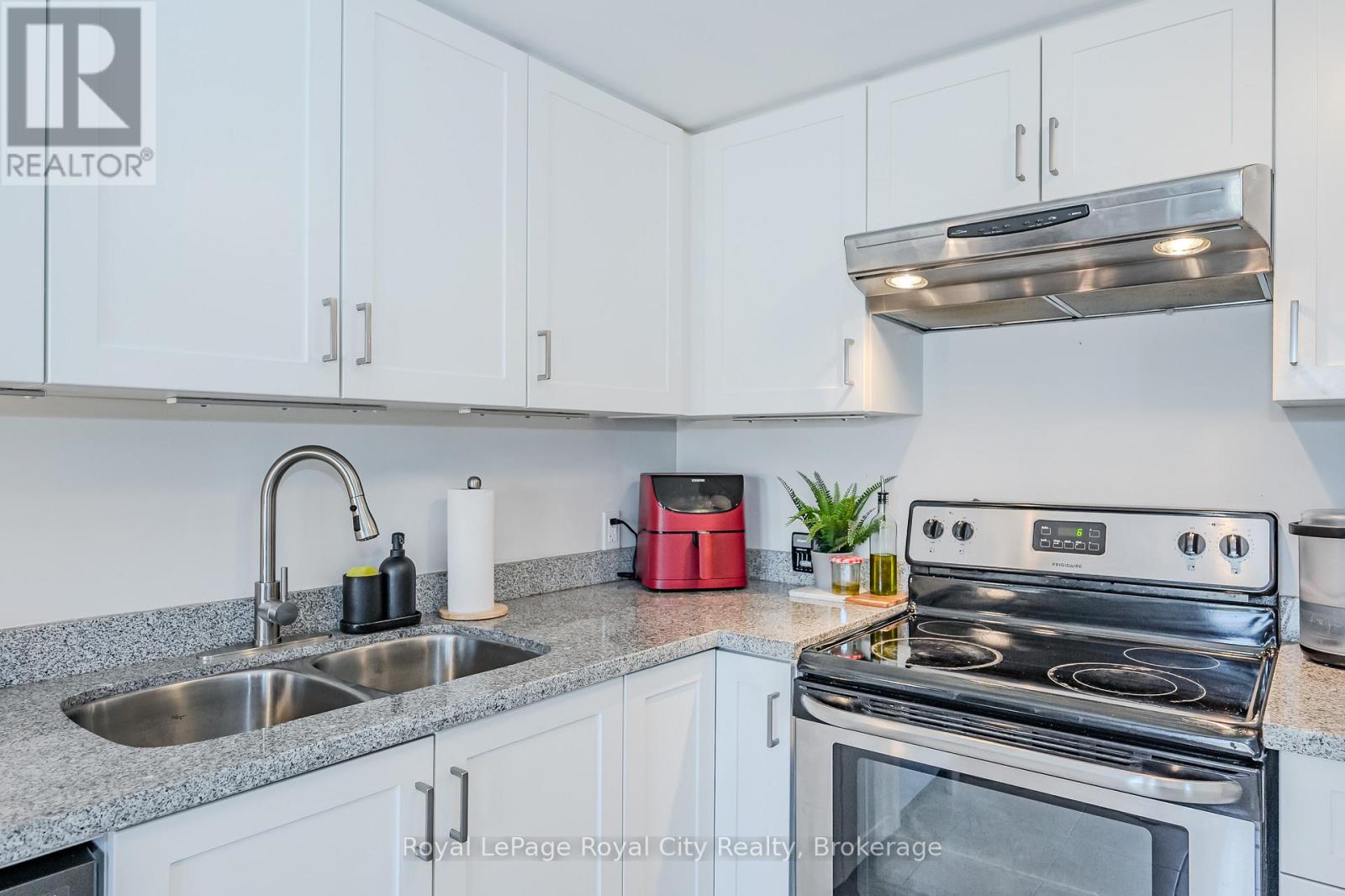#304 64 FREDERICK DRIVE - 13