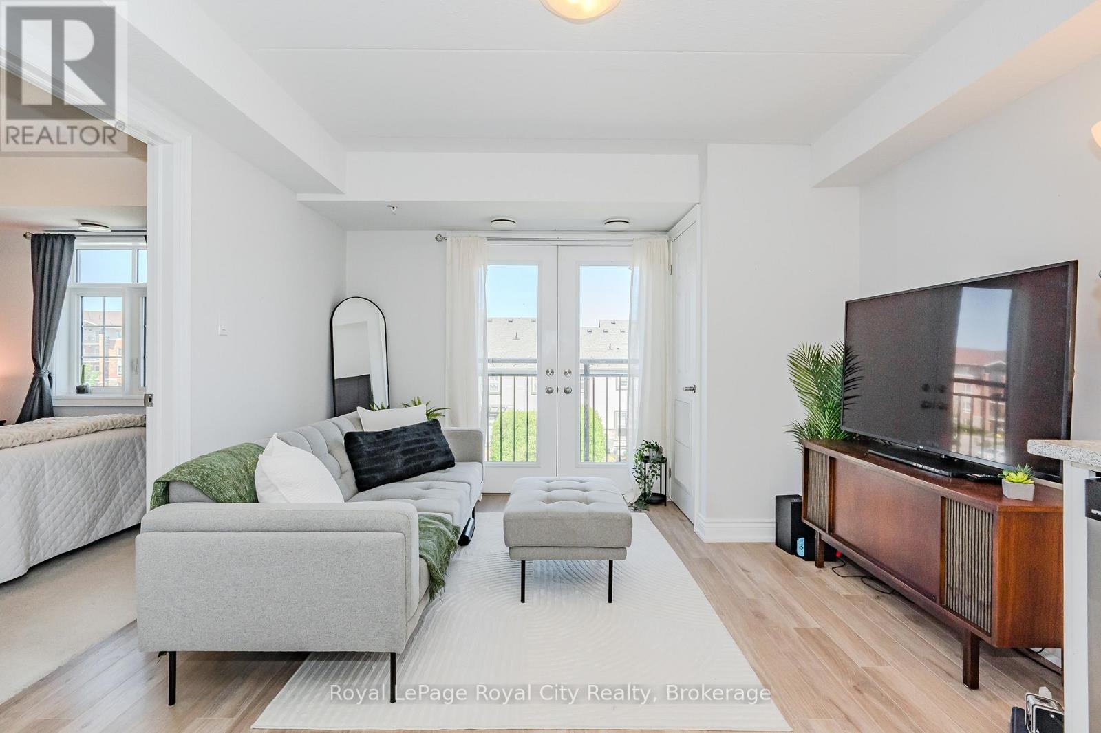 #304 64 FREDERICK DRIVE - 6