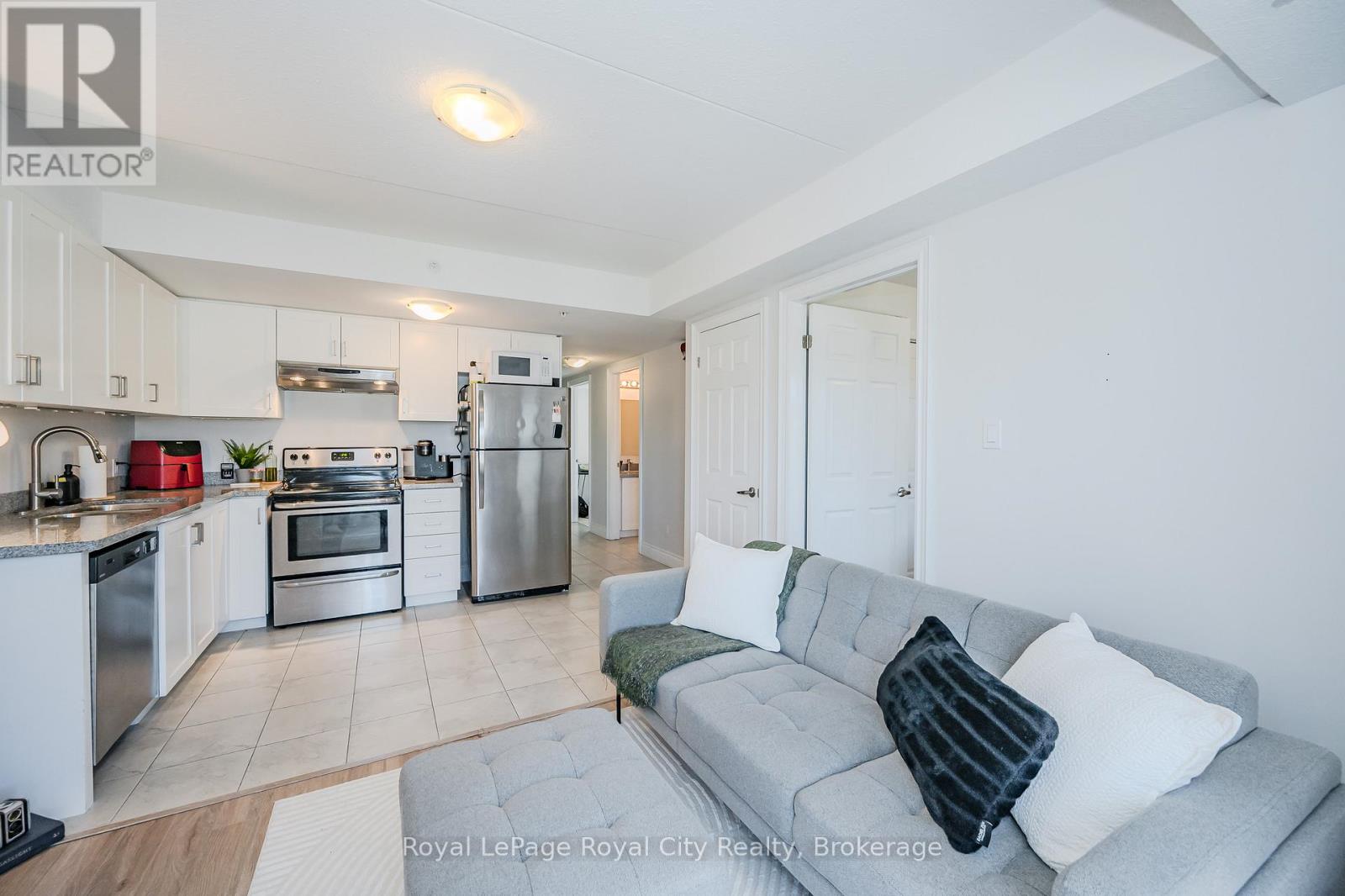 #304 64 FREDERICK DRIVE - 9