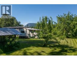 1867 Nixon Road, Revelstoke, BC V0E2S0 Photo 23
