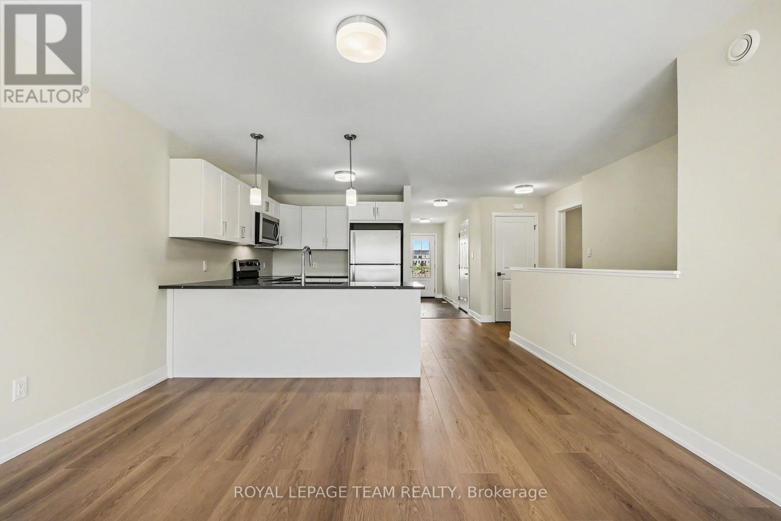 68 DOCTOR AGNES CRAINE DRIVE - 11