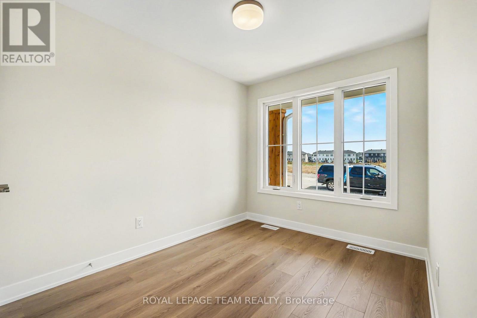68 DOCTOR AGNES CRAINE DRIVE - 18