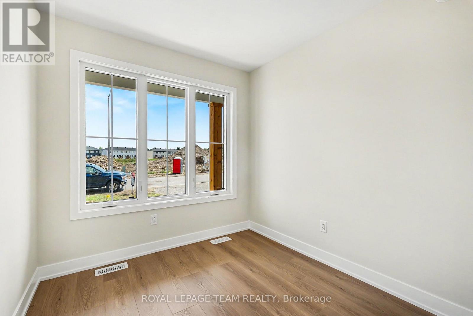 68 DOCTOR AGNES CRAINE DRIVE - 26