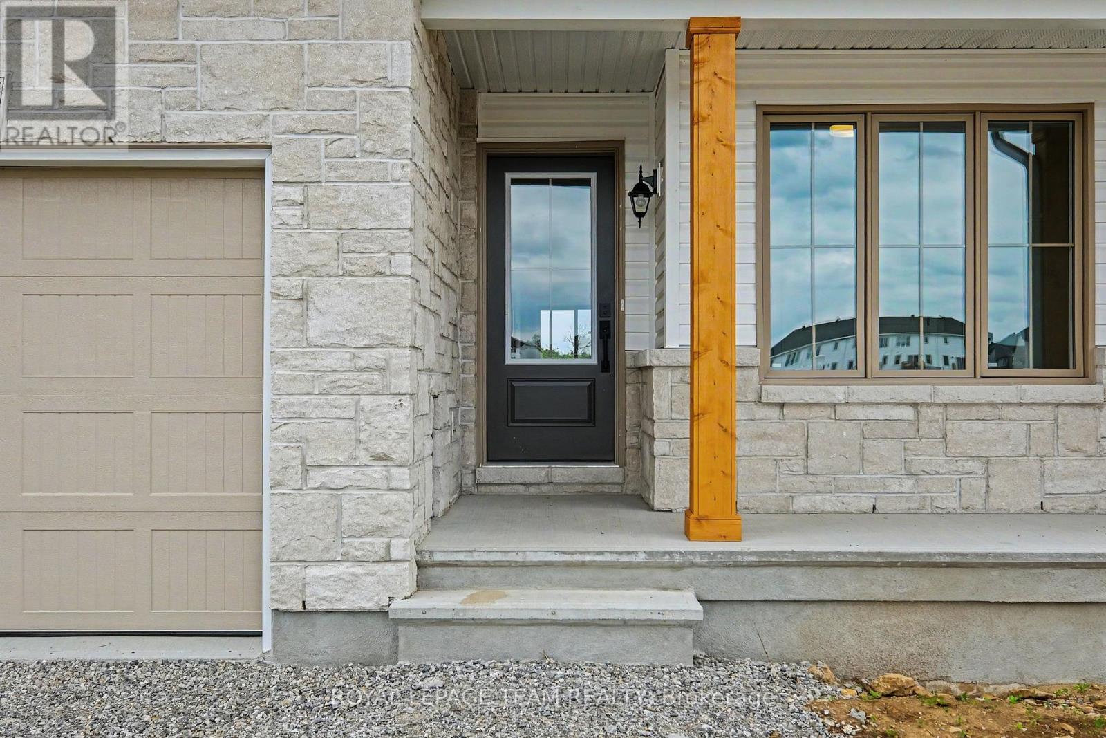 68 DOCTOR AGNES CRAINE DRIVE - 3