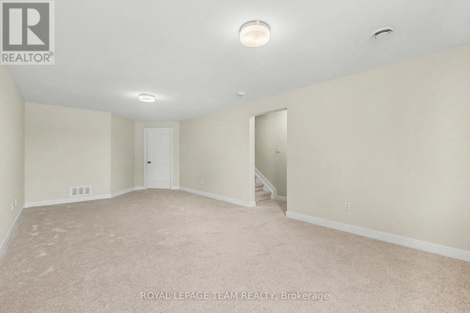68 DOCTOR AGNES CRAINE DRIVE - 31
